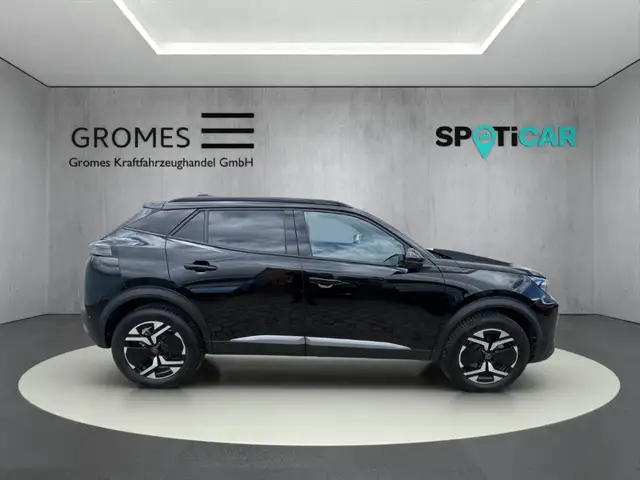 Peugeot 2008 view 2