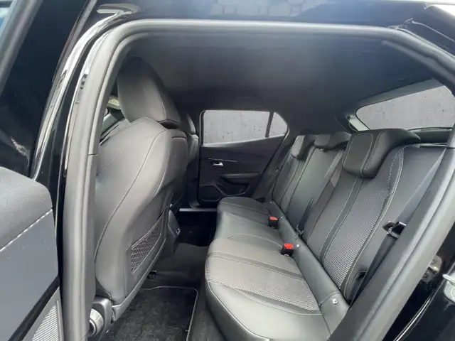 Peugeot 2008 view 8
