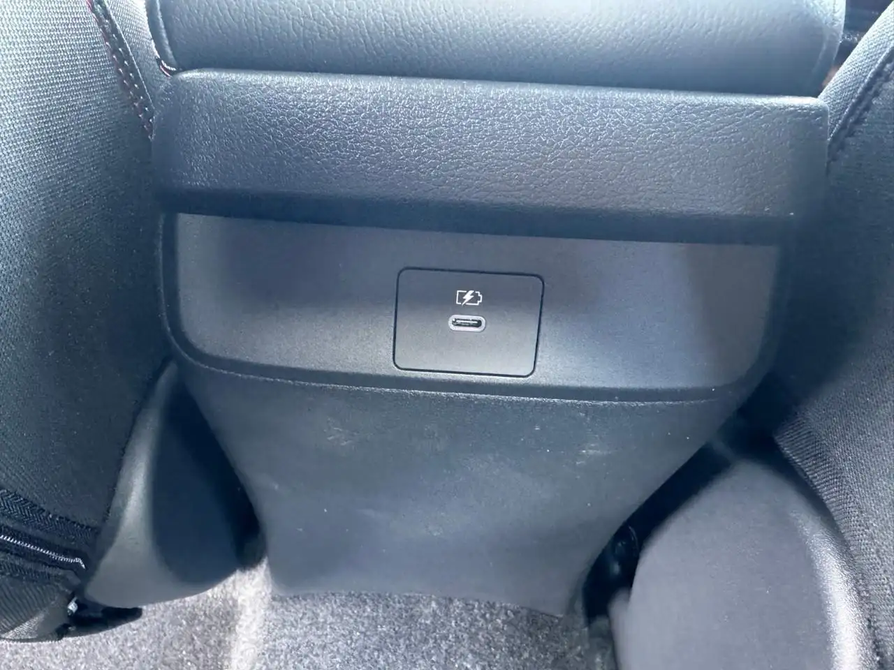 Nissan Sentra снимка Nissan Sentra