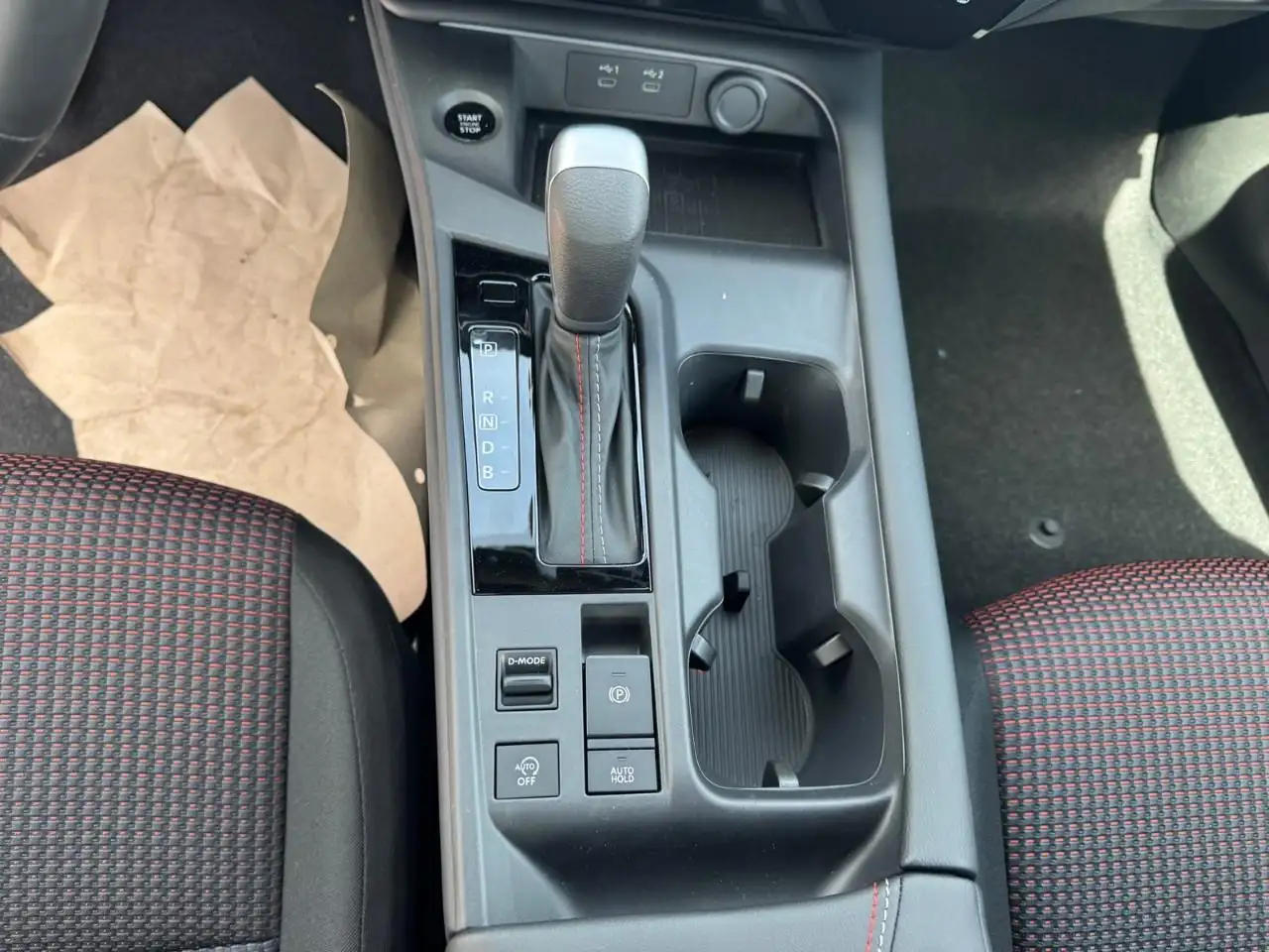 Nissan Sentra снимка Nissan Sentra
