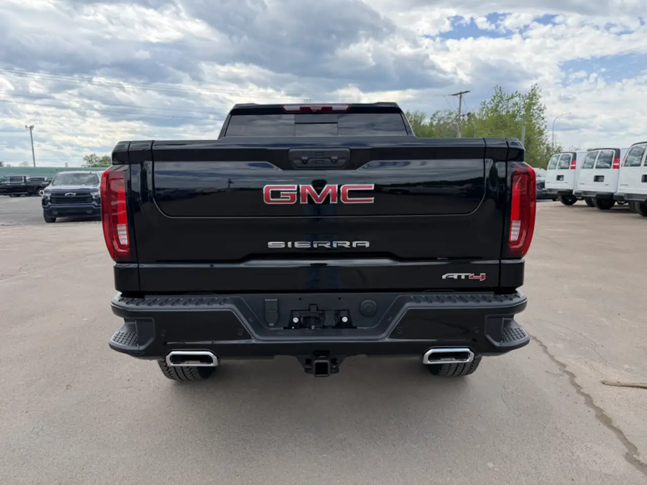 GMC Sierra 1500 photo GMC Sierra 1500