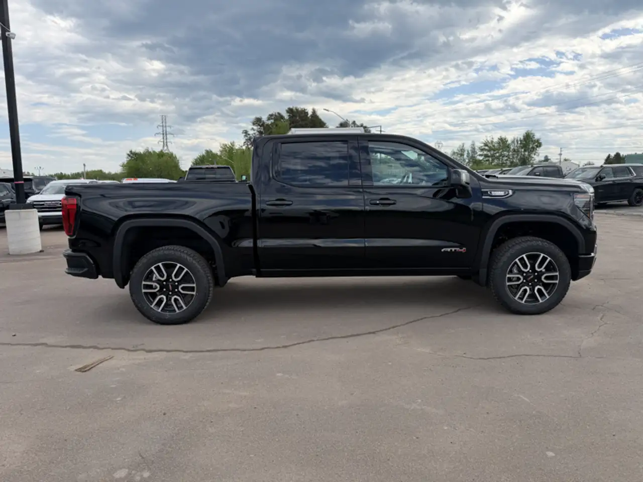 GMC Sierra 1500 photo GMC Sierra 1500