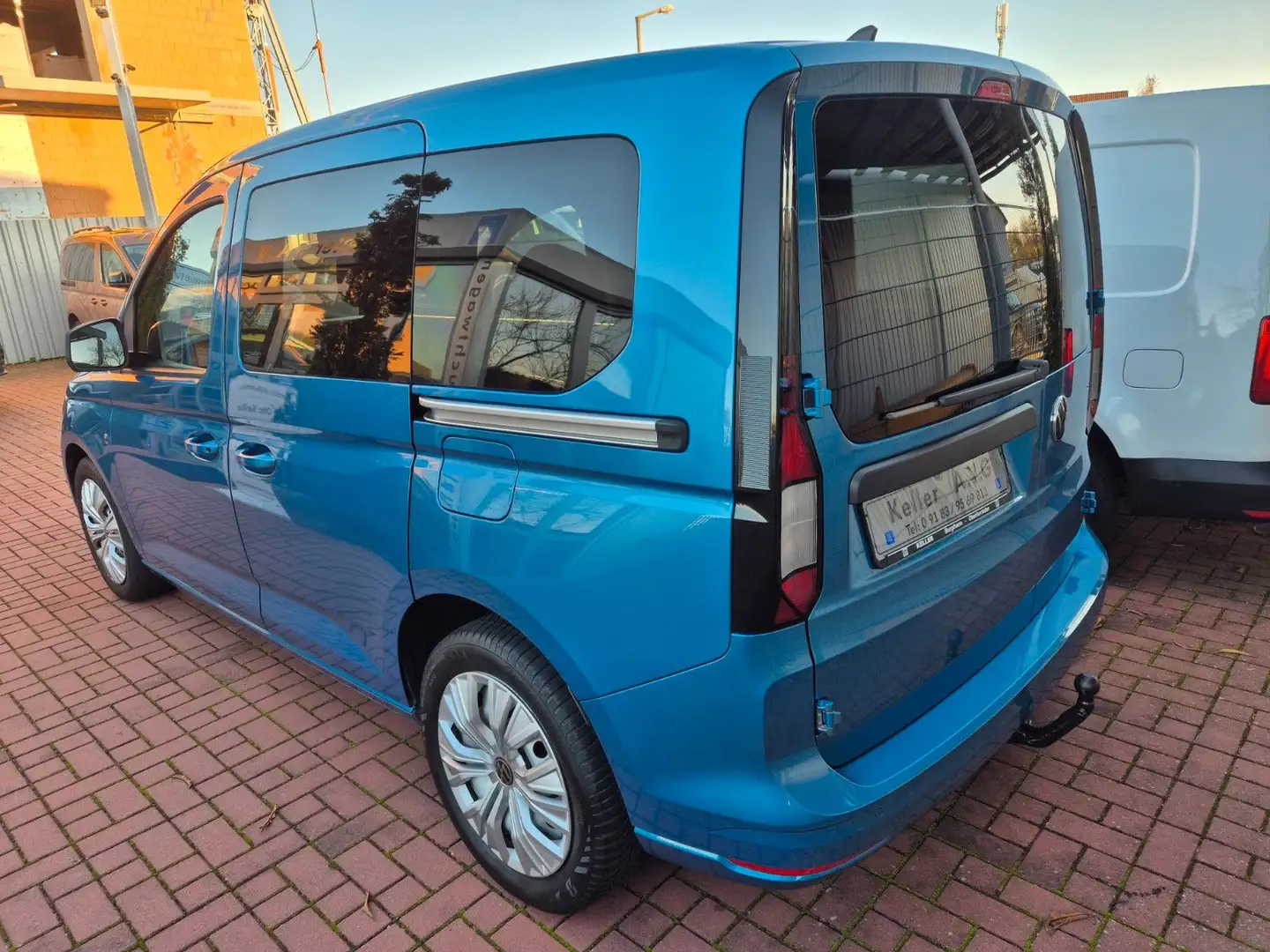 Volkswagen Caddy 2,0 TDI, 5 Sitze, AHK, Heckflügeltüren Blau - 2