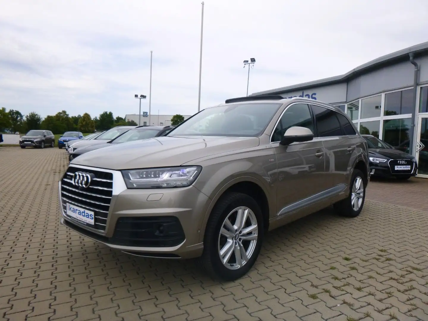 Audi Q7 3.0 TDI quattro S-Line AUT/7Sitze/AHK/Headup Beige - 1