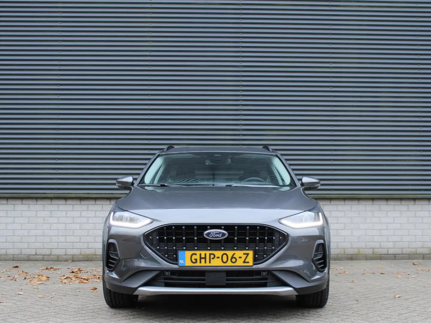Ford Focus Wagon EcoBoost Hybrid 155pk Powershift Active X I Gris - 2