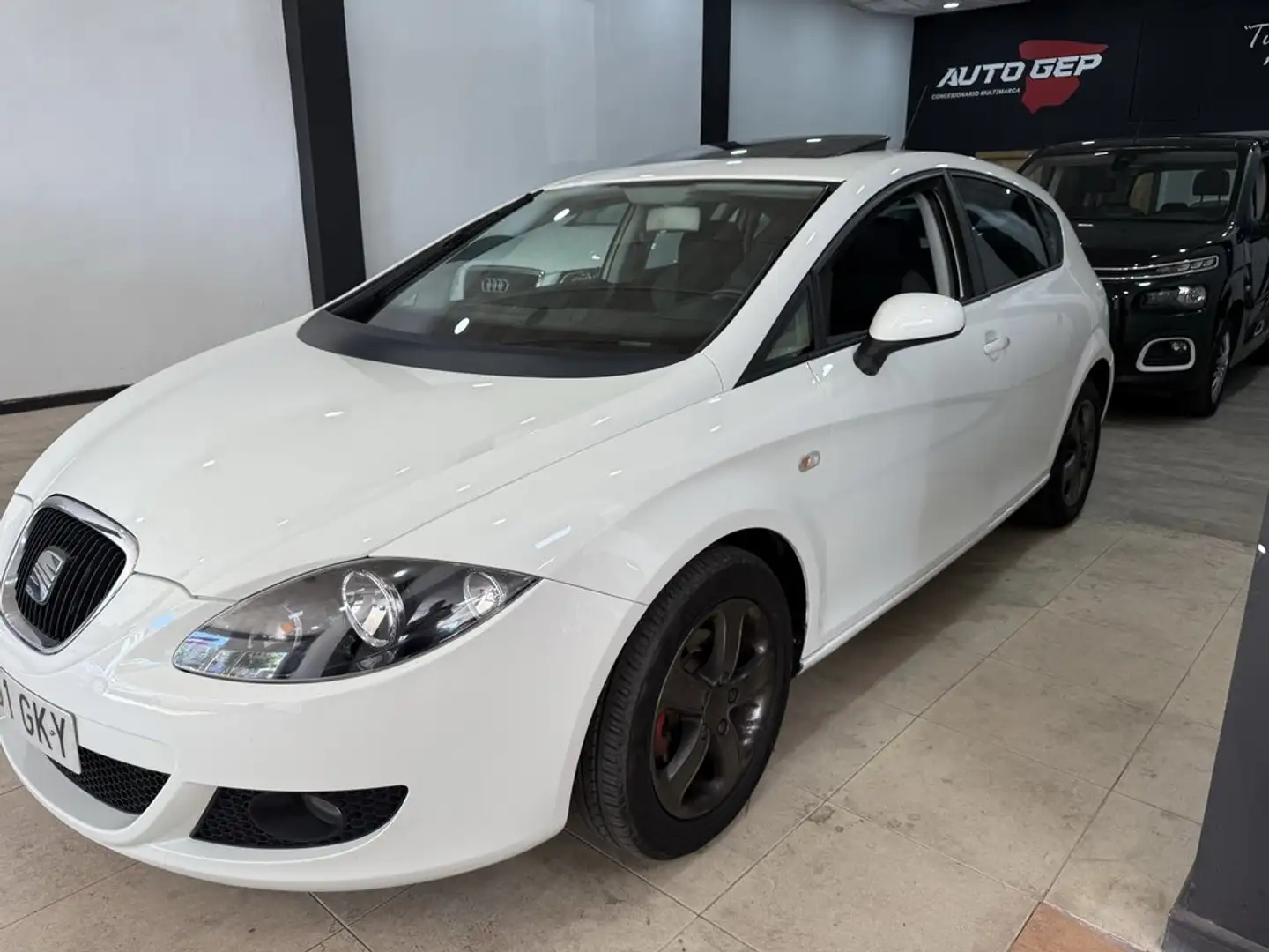 SEAT Leon 1.9 TDI 105cv Style Weiß - 1