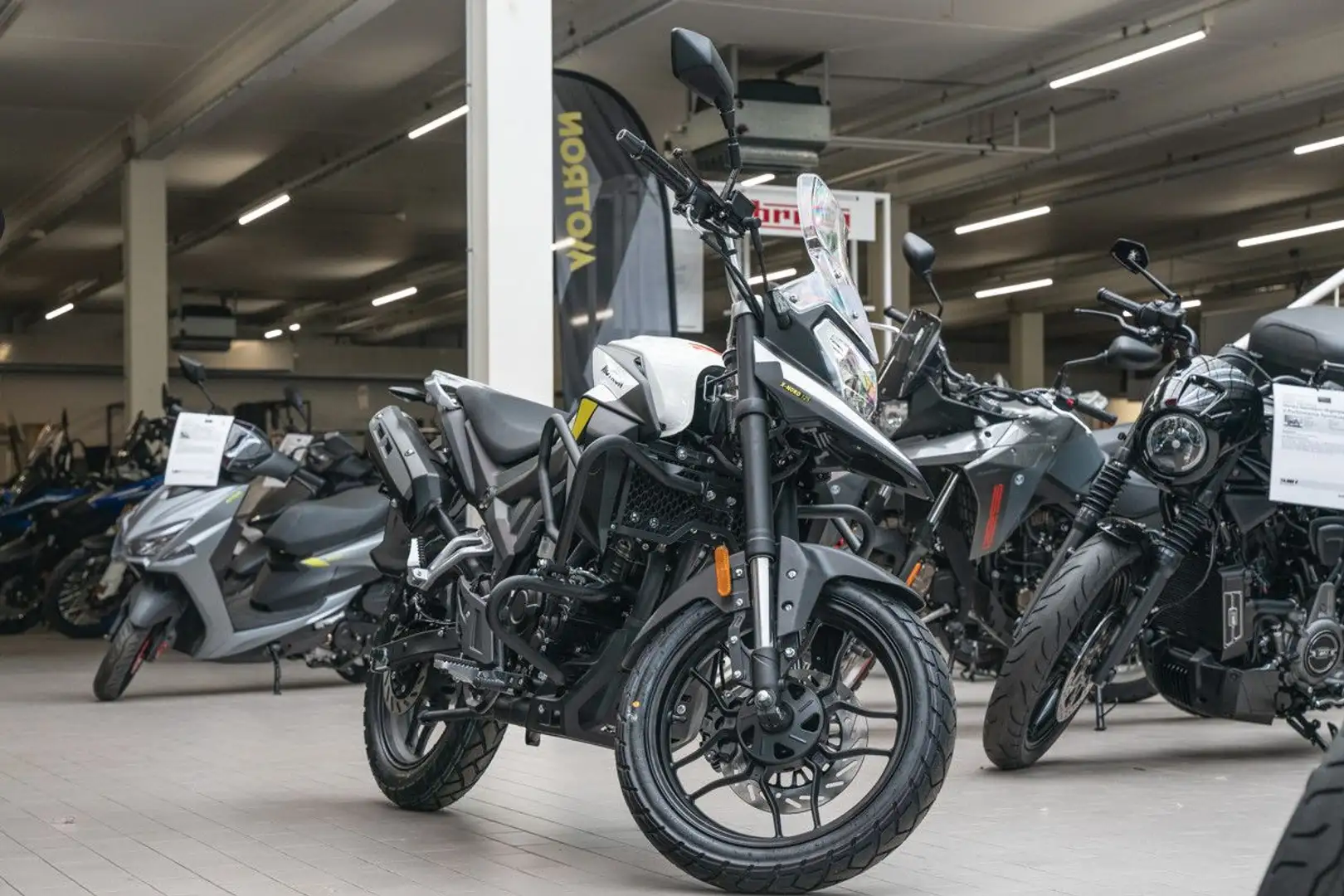 Motron X-Nord 125 1.Hand, unfallfrei, Lieferservice Blanc - 2