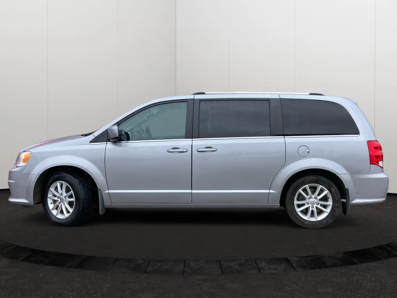 Dodge Grand Caravan снимка Dodge Grand Caravan