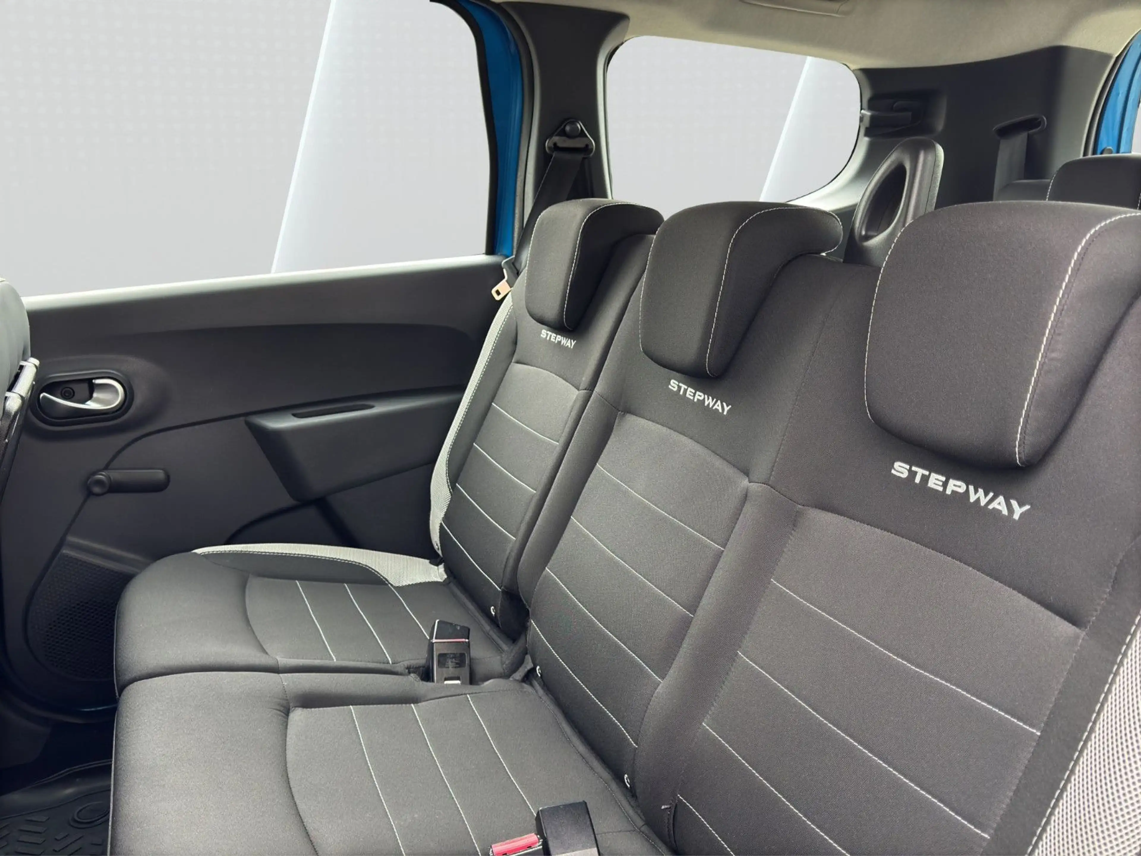 Dacia Lodgy 1.6 SCe 100 StepwayComfort, 1.HD, wenig KM — photo 15