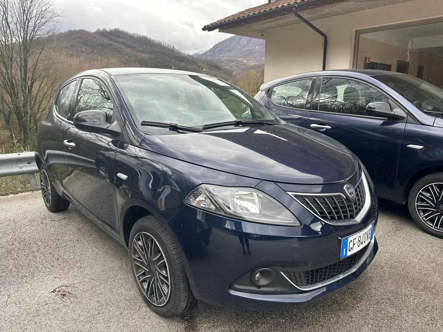 Lancia Ypsilon 1.0 firefly hybrid Silver s&s 70cv 5p.ti - 2