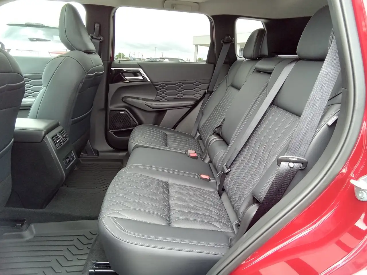 Mitsubishi Outlander снимка Mitsubishi Outlander
