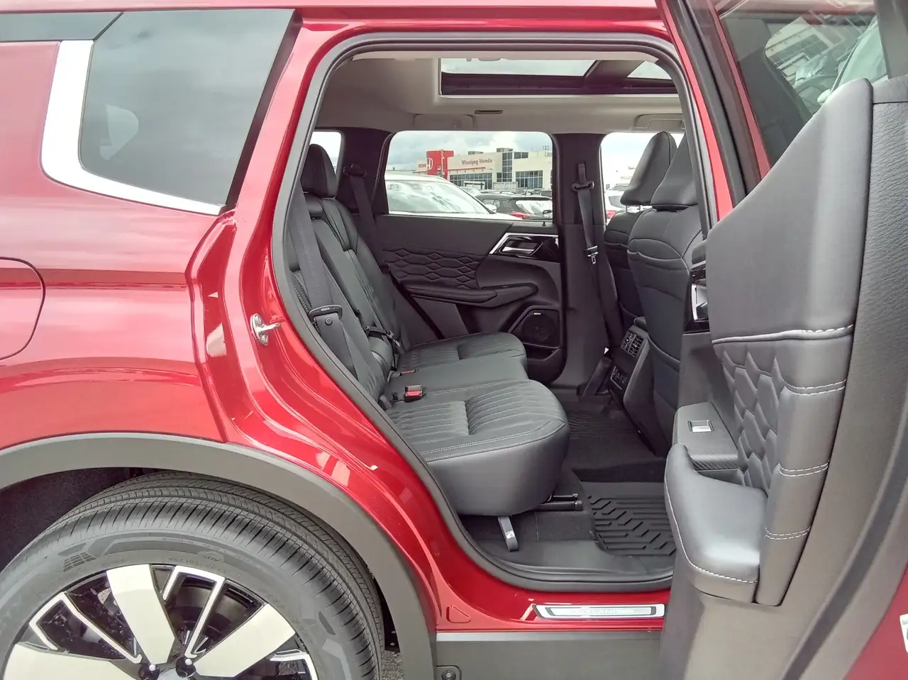 Mitsubishi Outlander снимка Mitsubishi Outlander