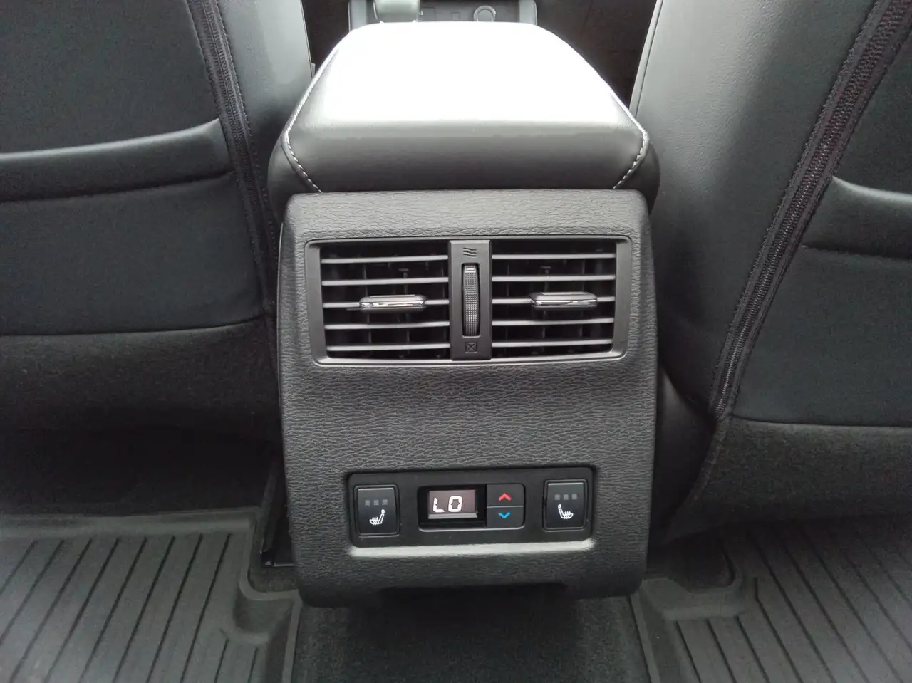 Mitsubishi Outlander снимка Mitsubishi Outlander