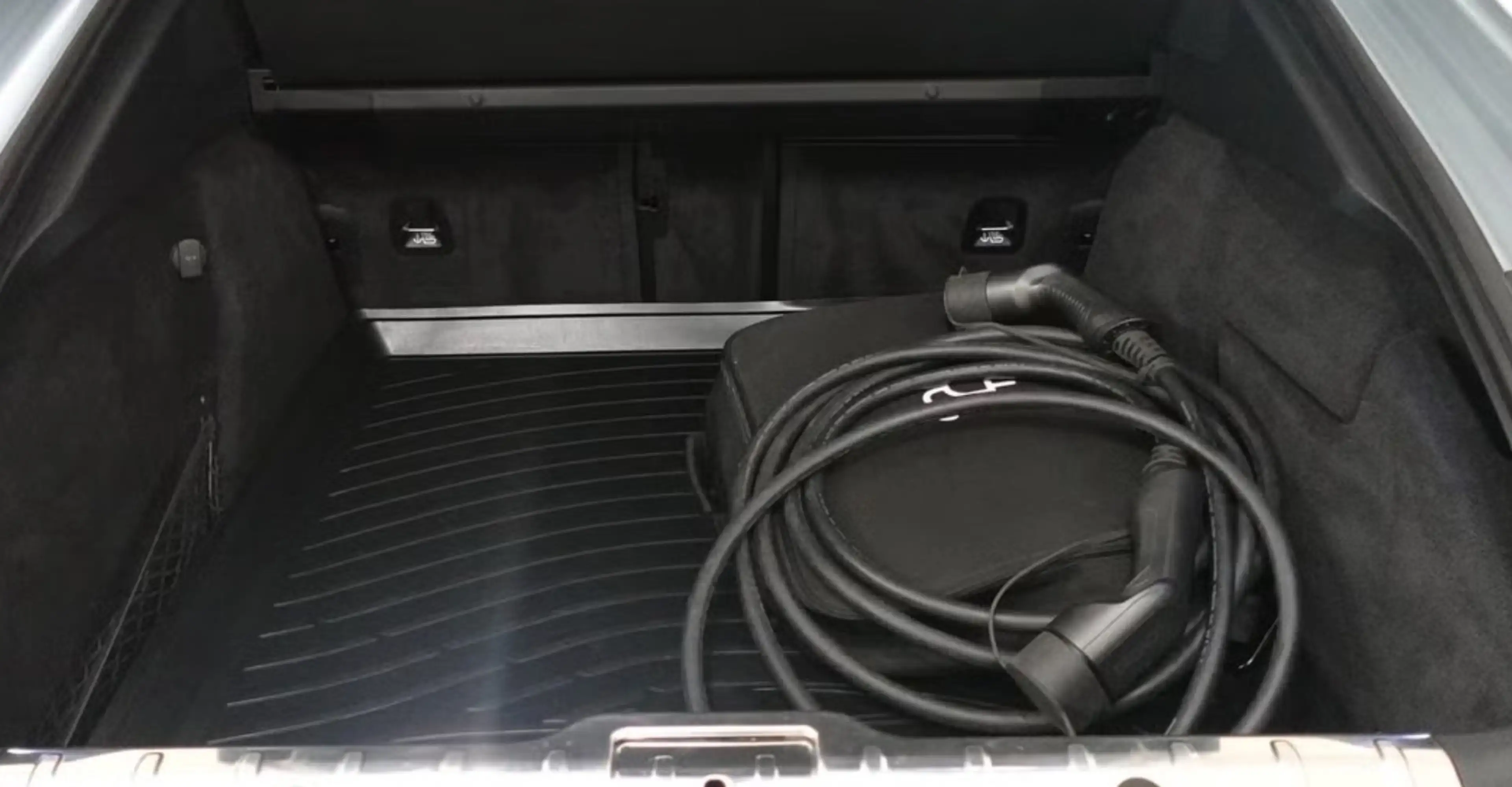 Porsche Panamera 4 E-Hybrid PANORAMA — photo 9