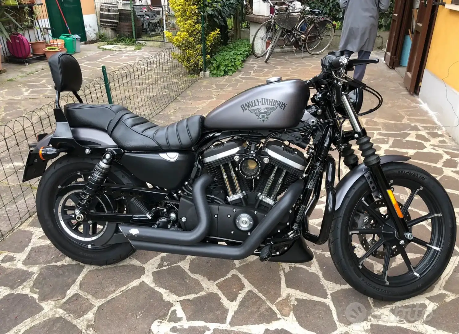Harley-Davidson Iron 883 XL 883n iron Gri - 1