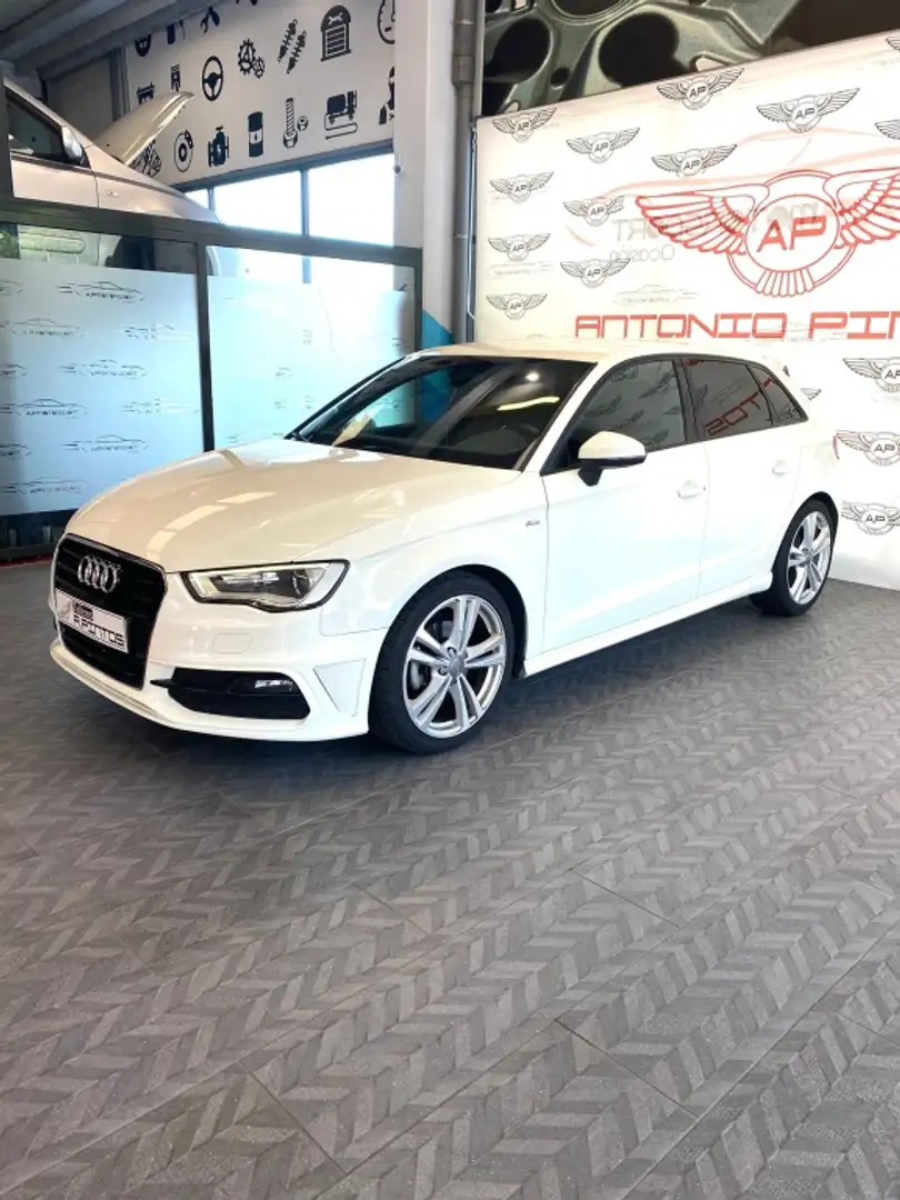 Audi A3 Sportback 1.6TDI CD S line edition Bianco - 1