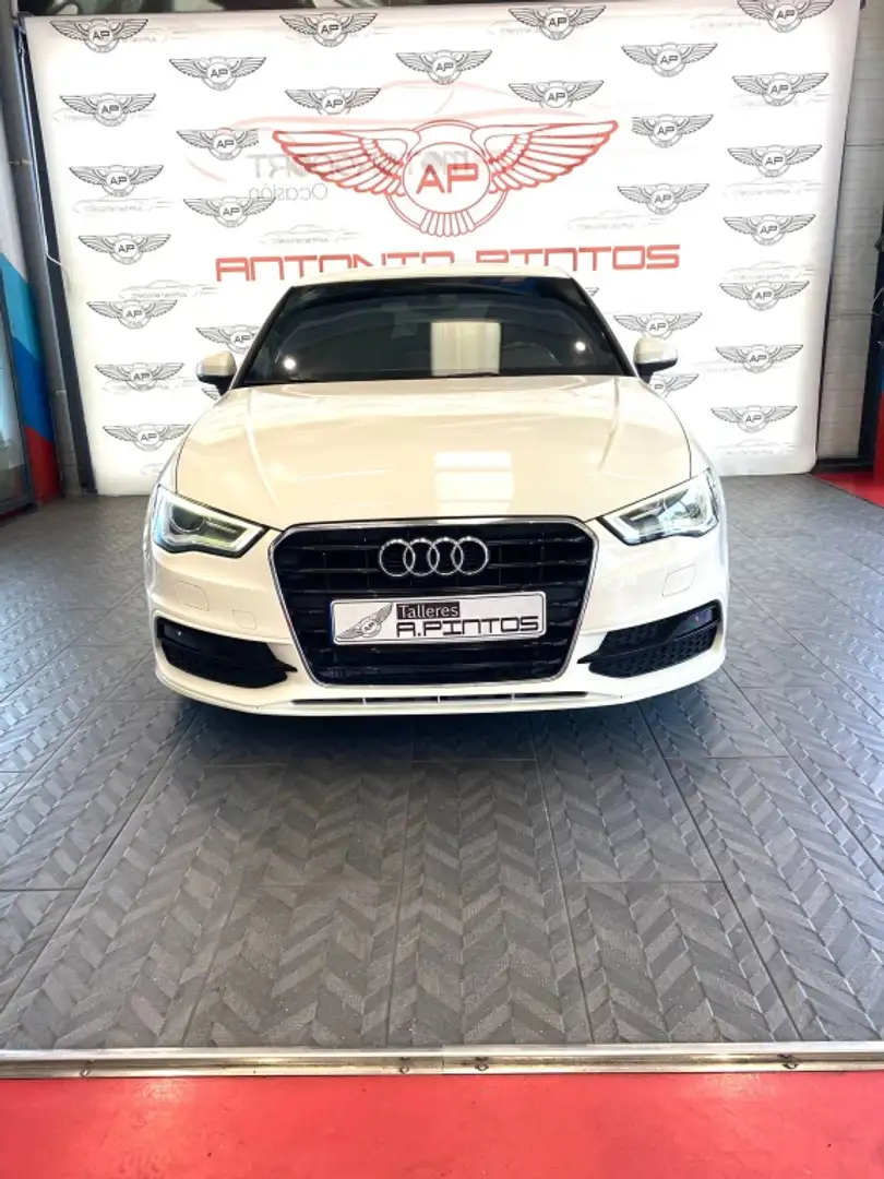 Audi A3 Sportback 1.6TDI CD S line edition Bianco - 2