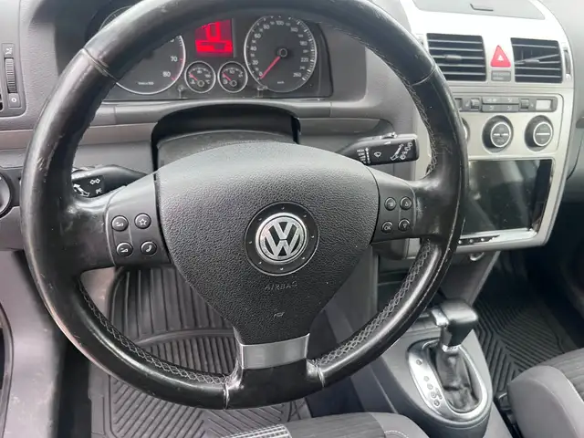 Volkswagen Touran view 15