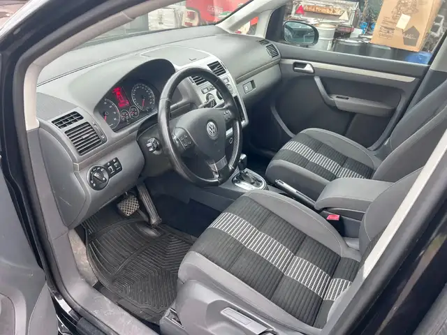 Volkswagen Touran view 7