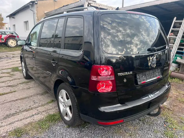 Volkswagen Touran view 6