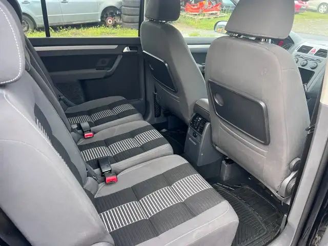 Volkswagen Touran view 11