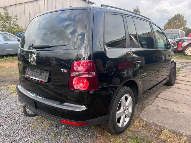 Volkswagen Touran view 4