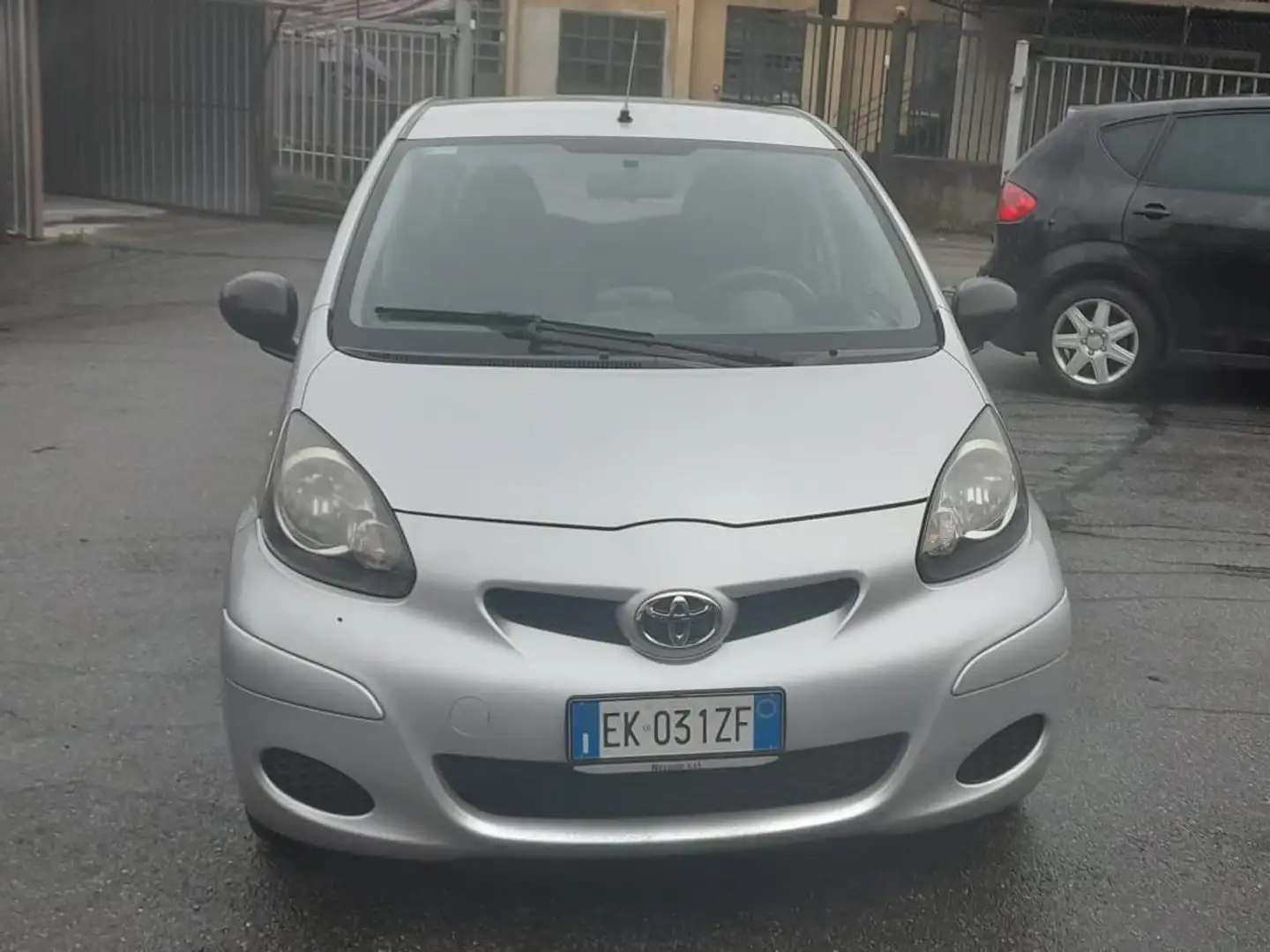 Toyota Aygo Aygo I 2005 5p 1.0 Sol FL Argent - 1