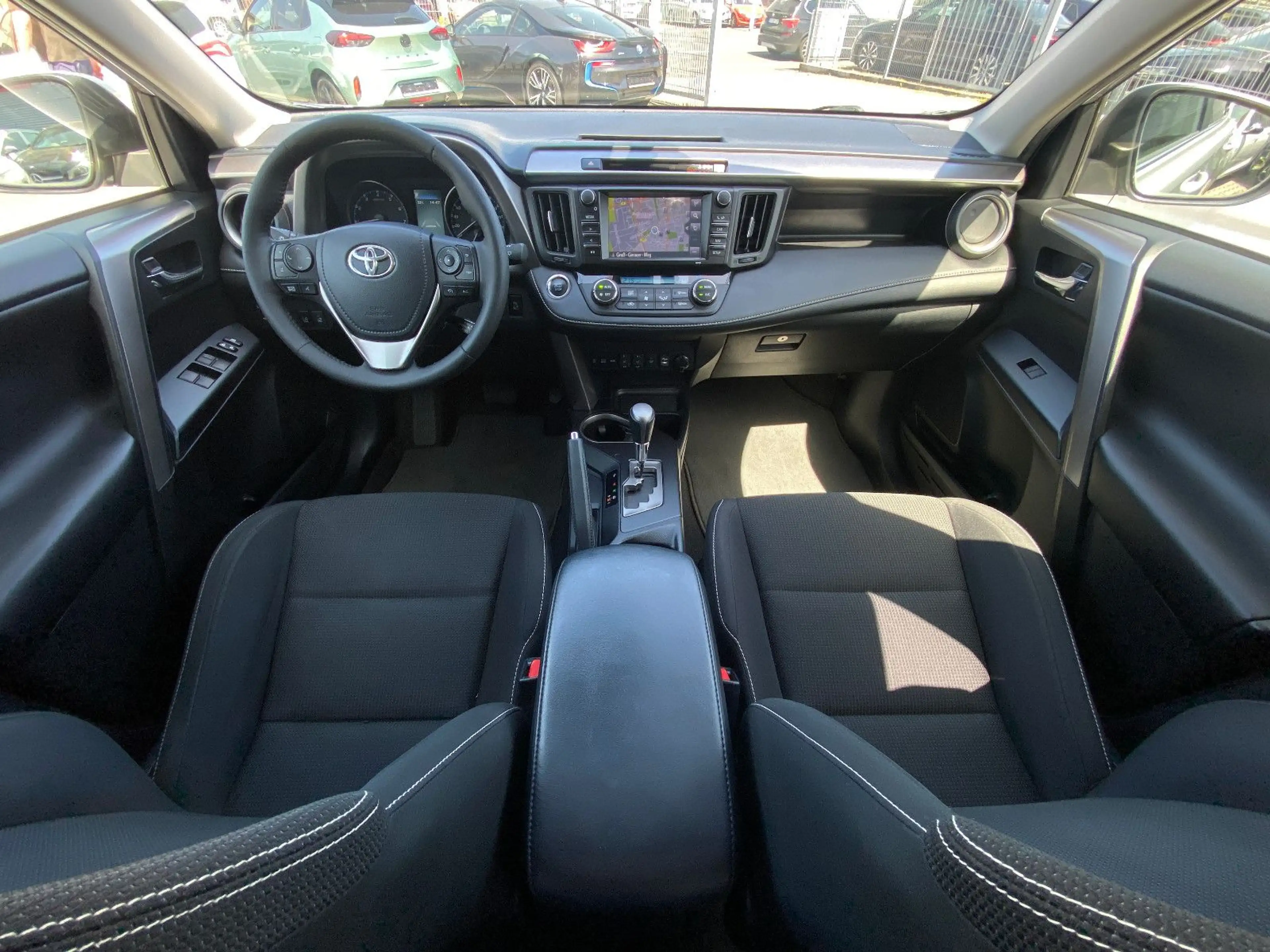 Toyota RAV4 Edition-S Nav/LED/AHK/Kamera/Spur/Allwetter — photo 12