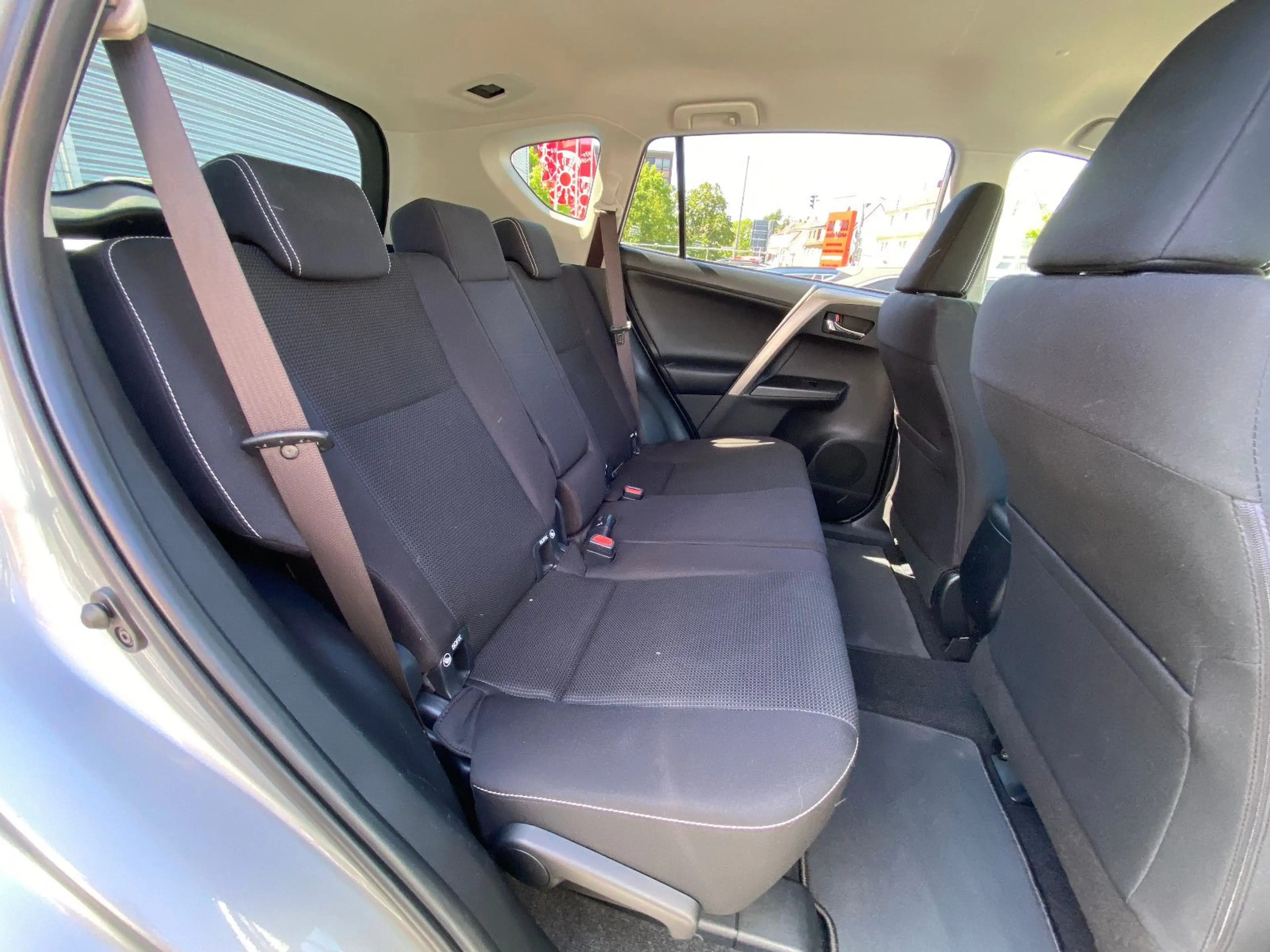 Toyota RAV4 Edition-S Nav/LED/AHK/Kamera/Spur/Allwetter — photo 14