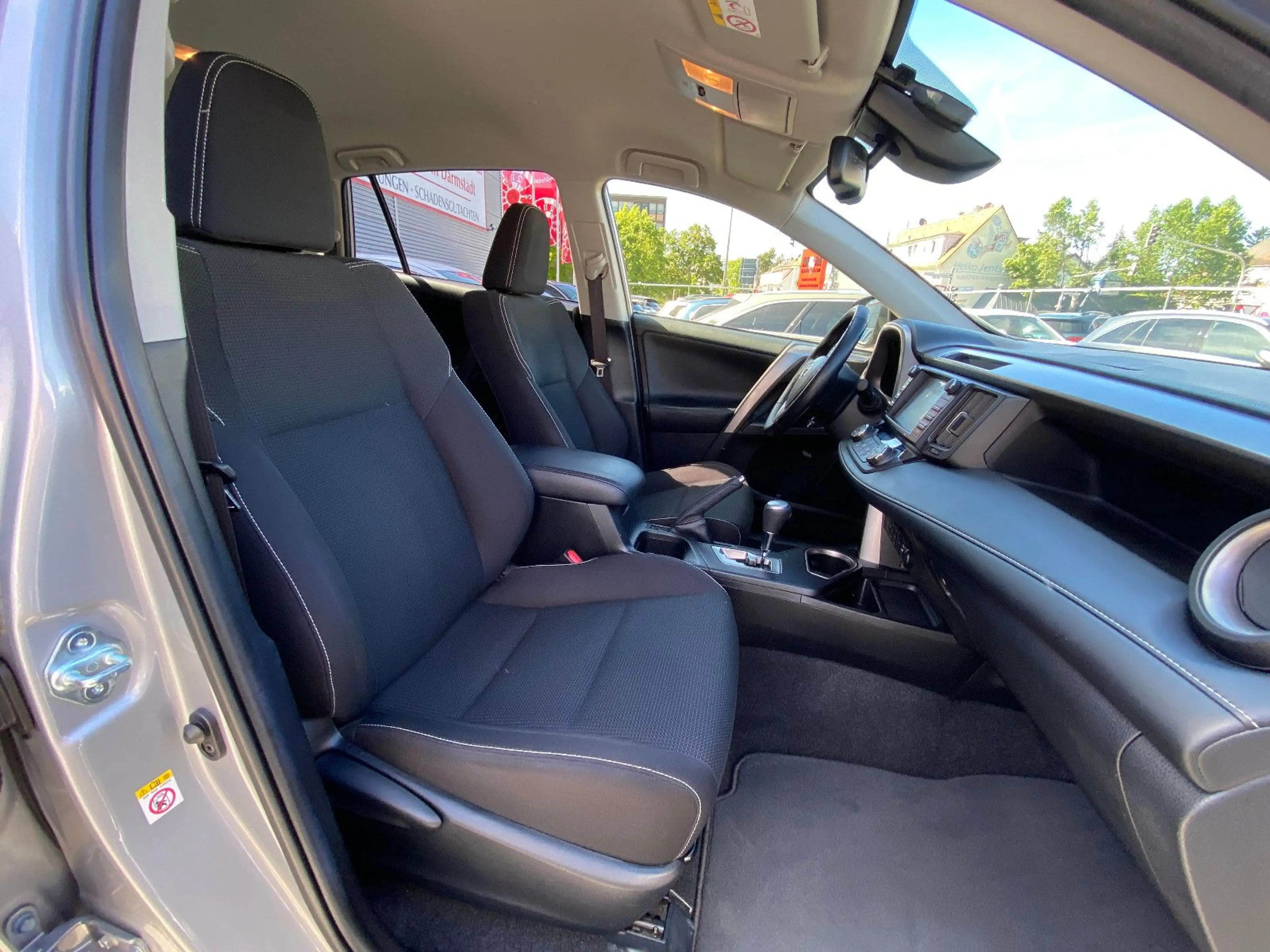 Toyota RAV4 Edition-S Nav/LED/AHK/Kamera/Spur/Allwetter — photo 7