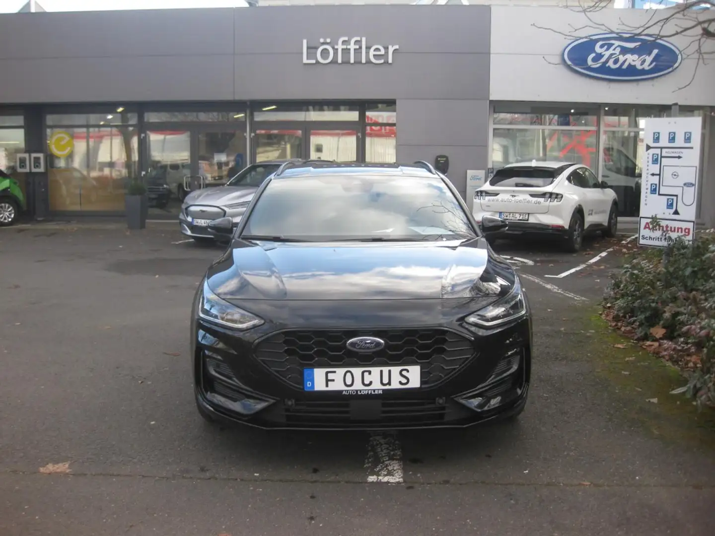 Ford Focus 1.0 ST-Line Style Turnier Klima RFK SHZ BT Klima Schwarz - 2