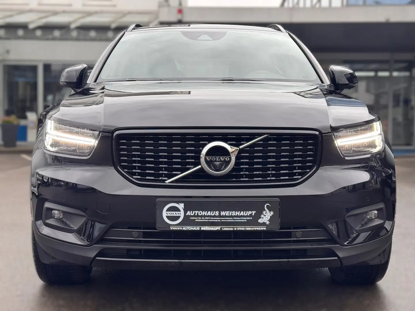 Volvo XC40 B5*R-Design AWD*ACC*AHK*BLIS*360°*Keyless* Schwarz - 2