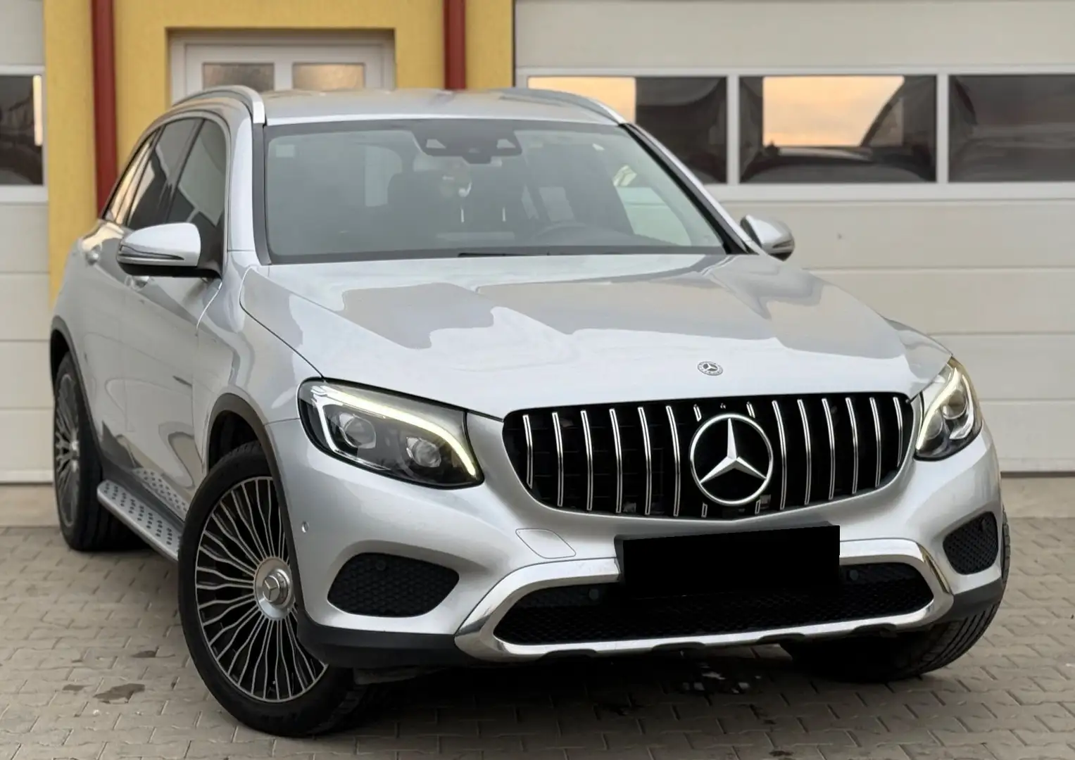 Mercedes-Benz GLC 220 GLC 220 d Sport 4matic auto - 2