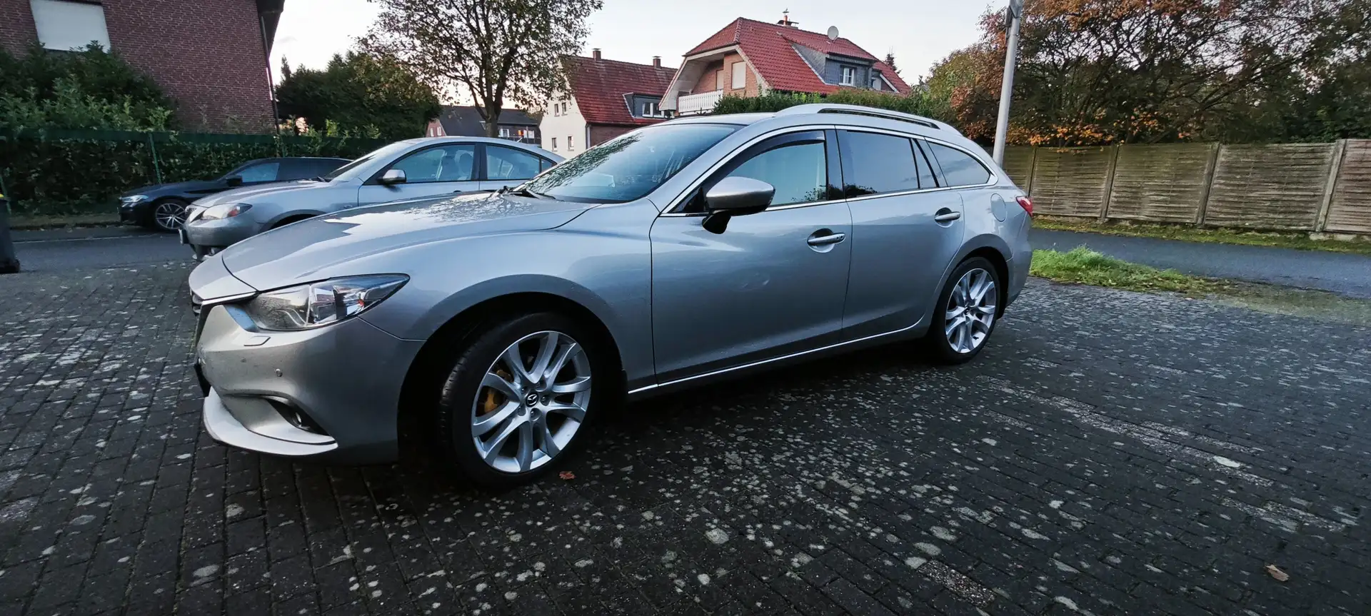 Mazda 6 6 Kombi Diesel 2.2 Kombi SKYACTIV-D Sports-Line Silber - 2
