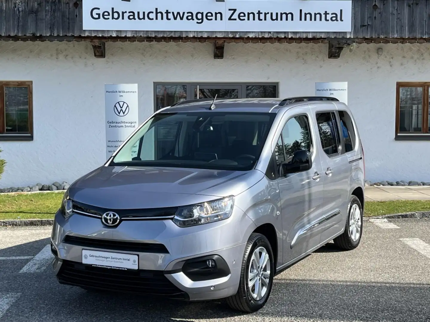 Toyota Proace City Verso L1 1,5D-4D (Navi+Rückfahrkamera) Klima Gris - 2