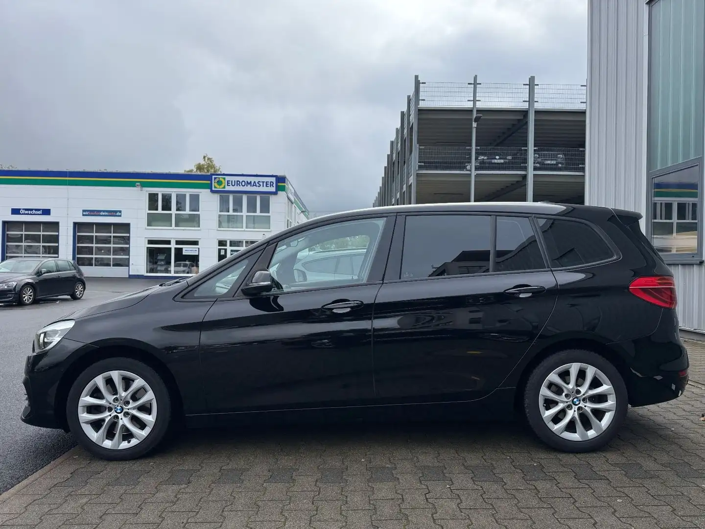 BMW 220 GT Sport-Automatik 7 Sitzer Schwarz - 1