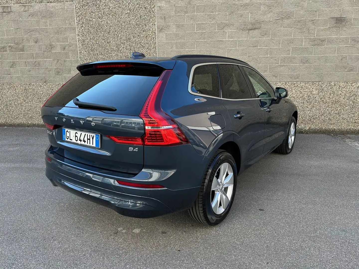 Volvo XC60 B4 (d) automatico Core Bleu - 2