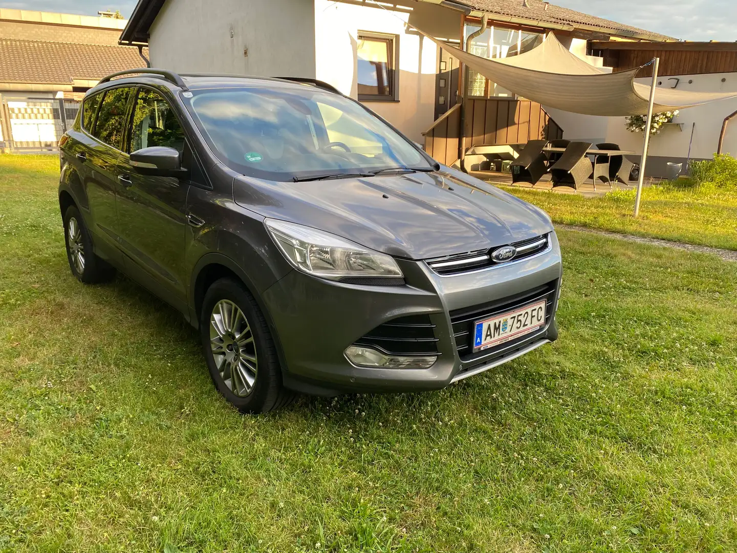 Ford Kuga Kuga 2,0 TDCi Titanium Grau - 2