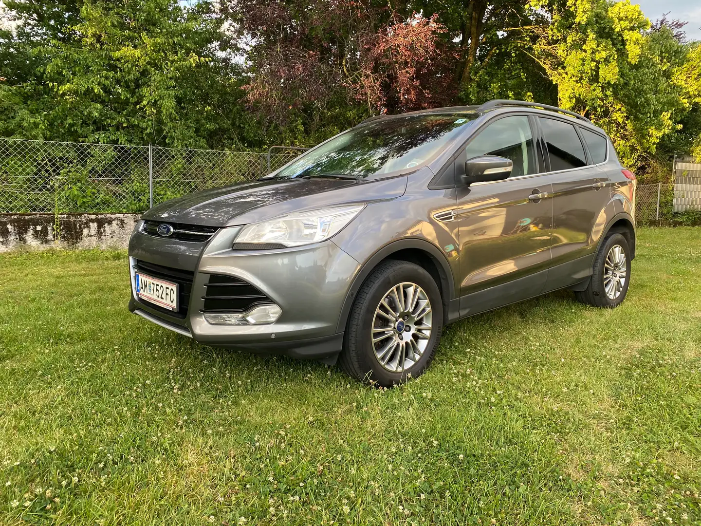 Ford Kuga Kuga 2,0 TDCi Titanium Grau - 1