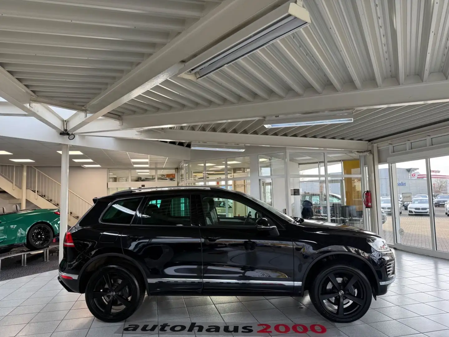 Volkswagen Touareg V6 TDI Terrain Tech R-Line AUT./AHK/LUFT Schwarz - 2