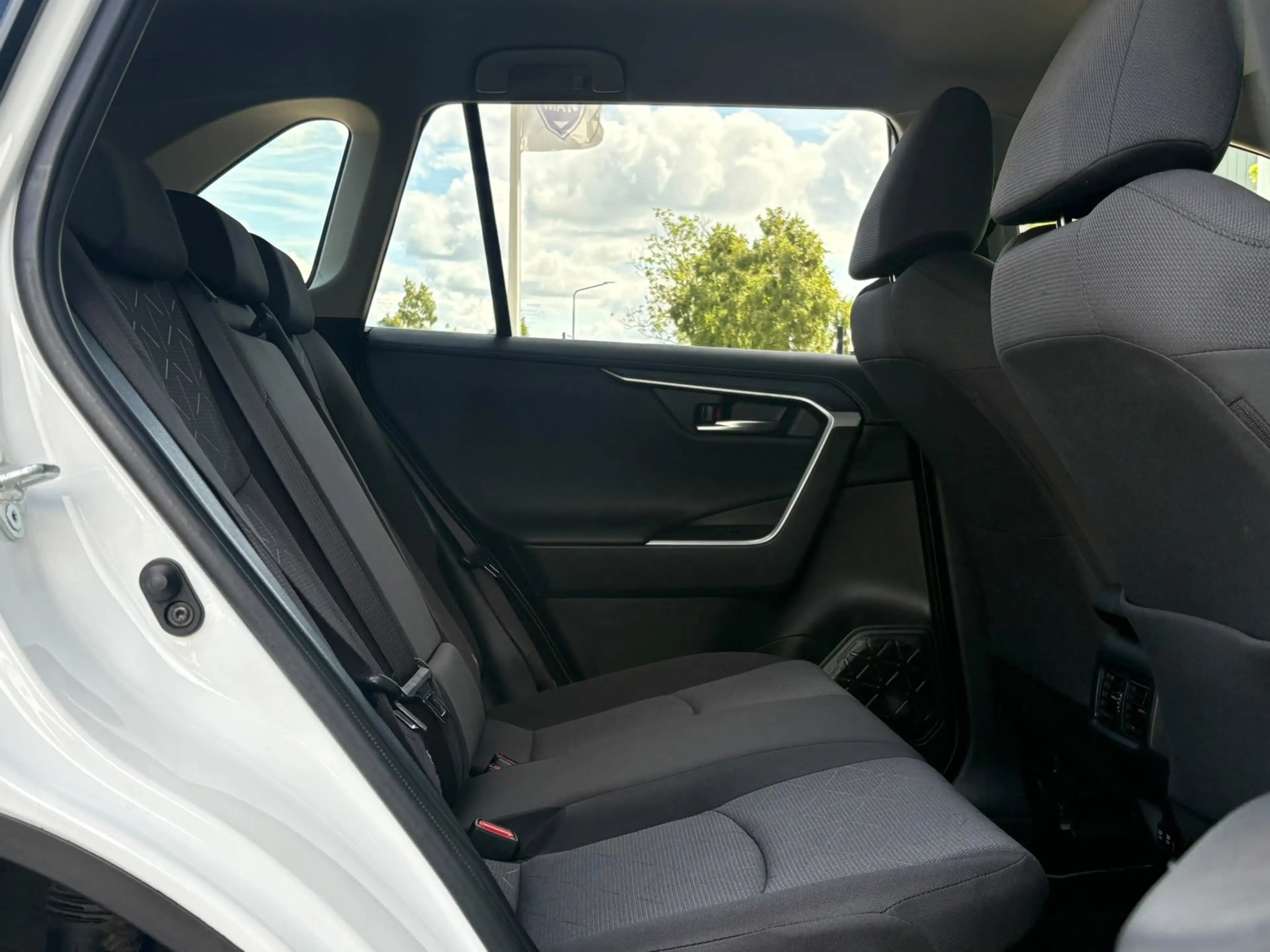 Toyota RAV 4 2.5 Hybrid AWD Trekhaak / Camera / Stoel-Stuur Ver — photo 21