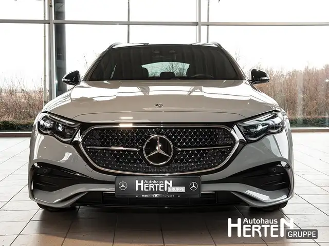 Mercedes-Benz E-Class view 2
