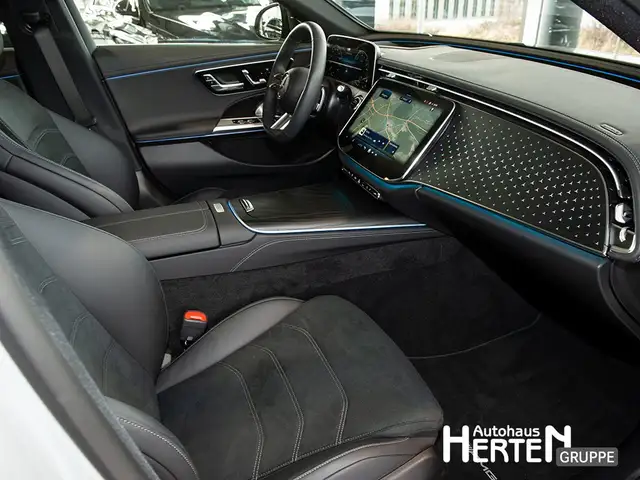 Mercedes-Benz E-Class view 6