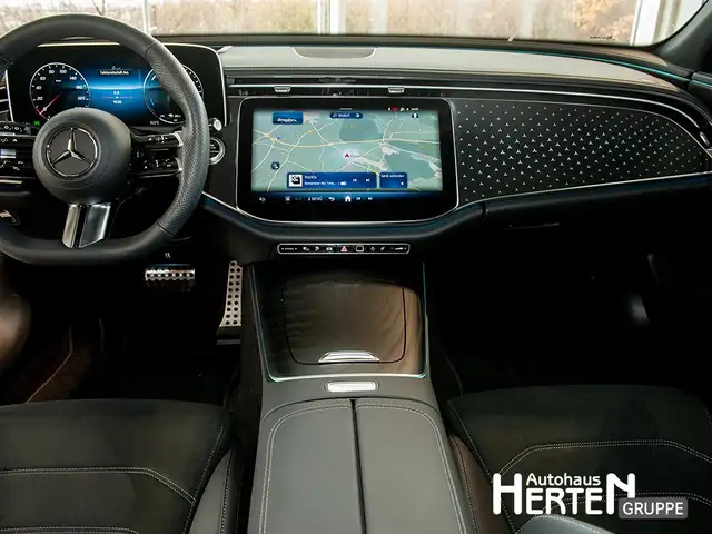 Mercedes-Benz E-Class view 10