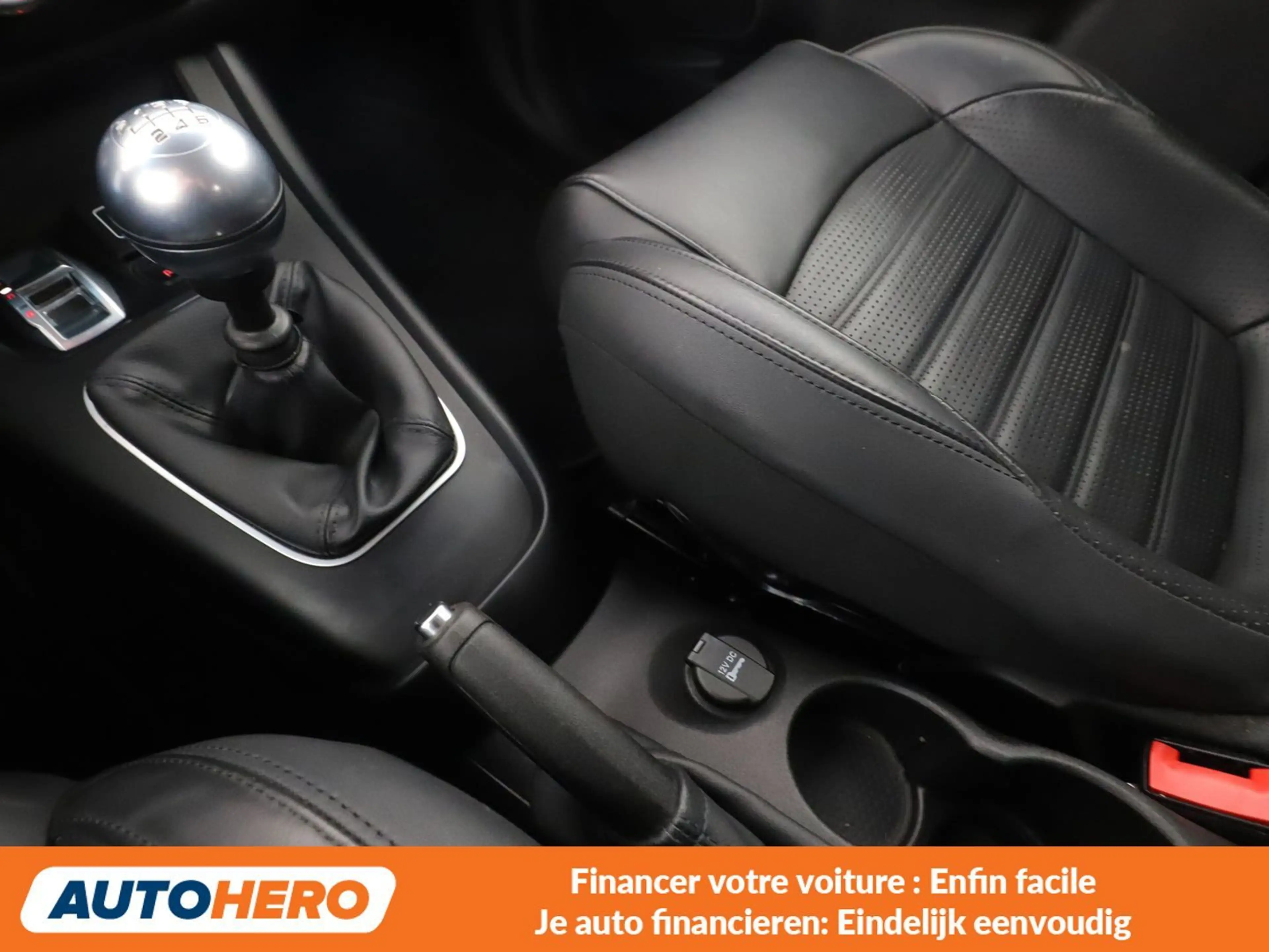 Alfa Romeo Giulietta 1.4 Turbo Super — photo 12