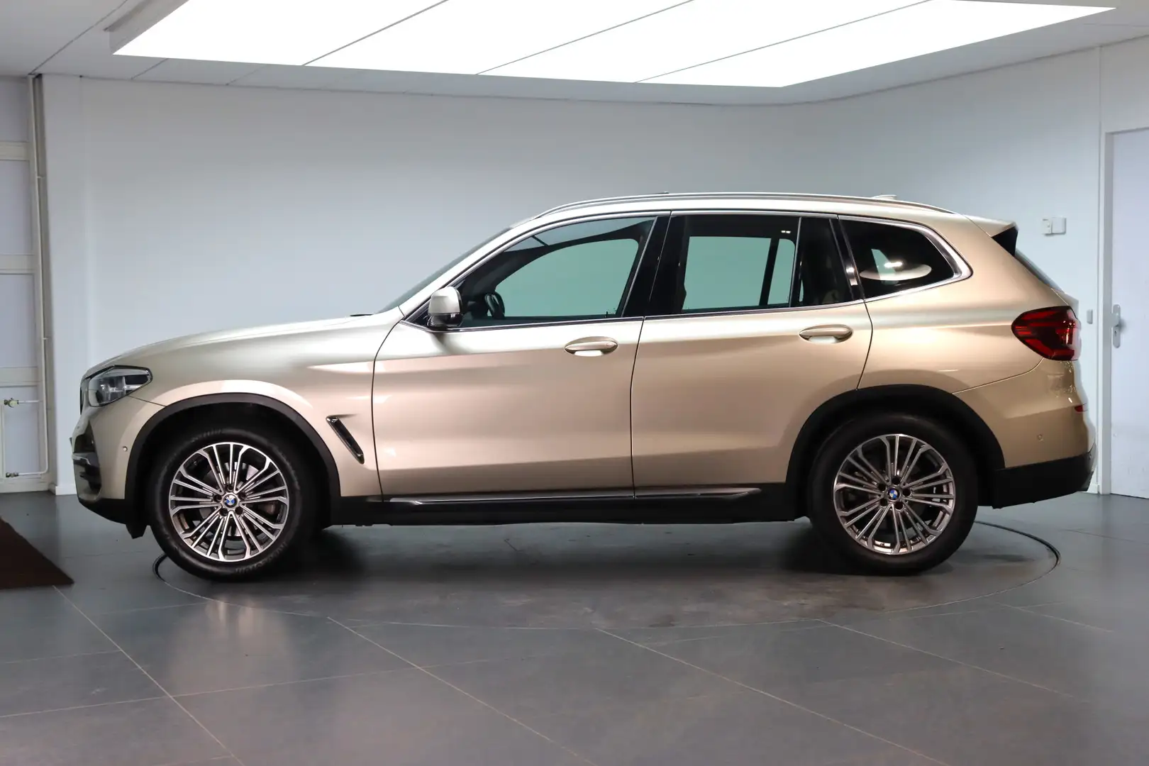 BMW X3 xDrive20i High Executive Luxury Line Automaat / Pa Beige - 2