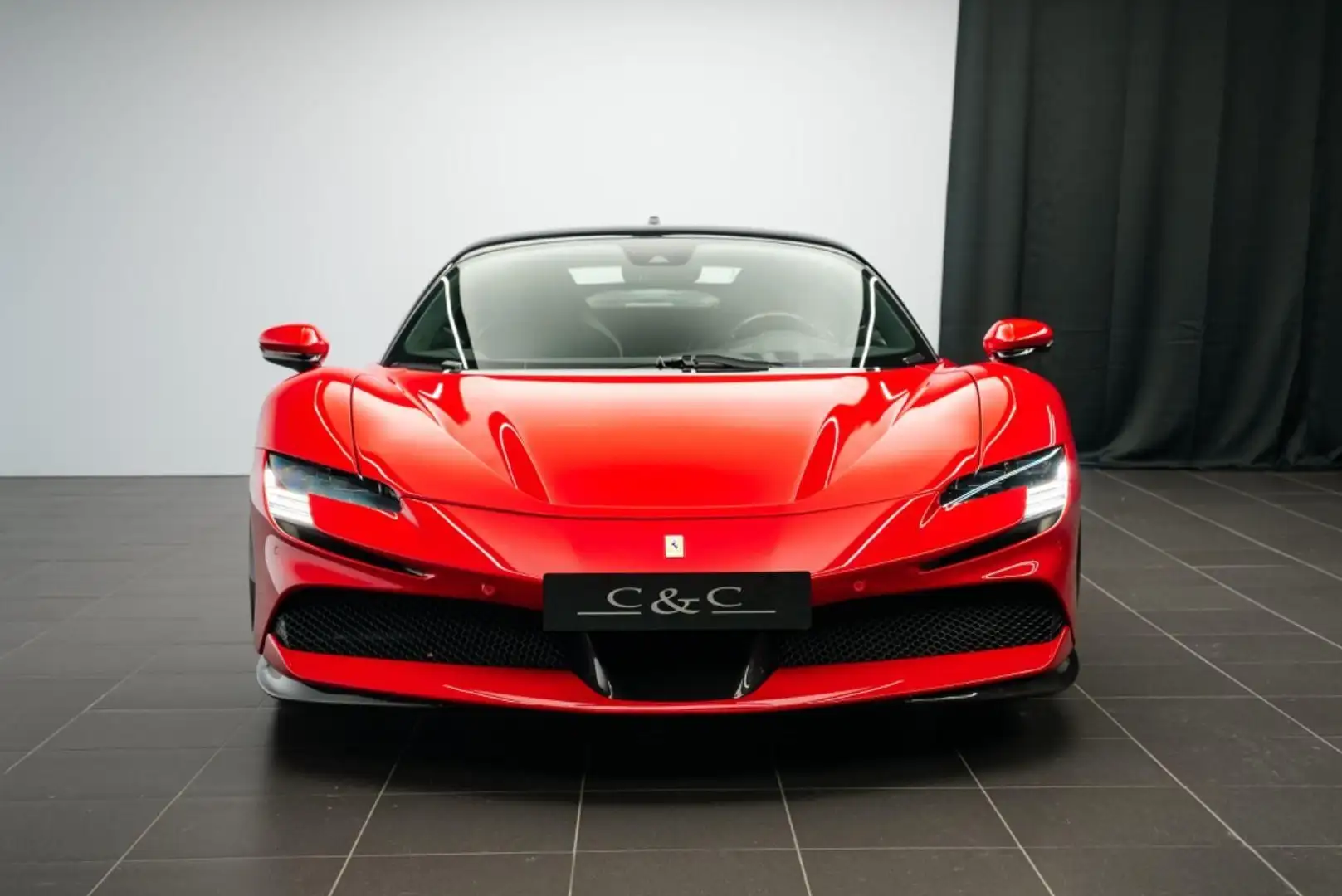 Ferrari SF90 Stradale FIORANO/CARBON/CAM Rouge - 2