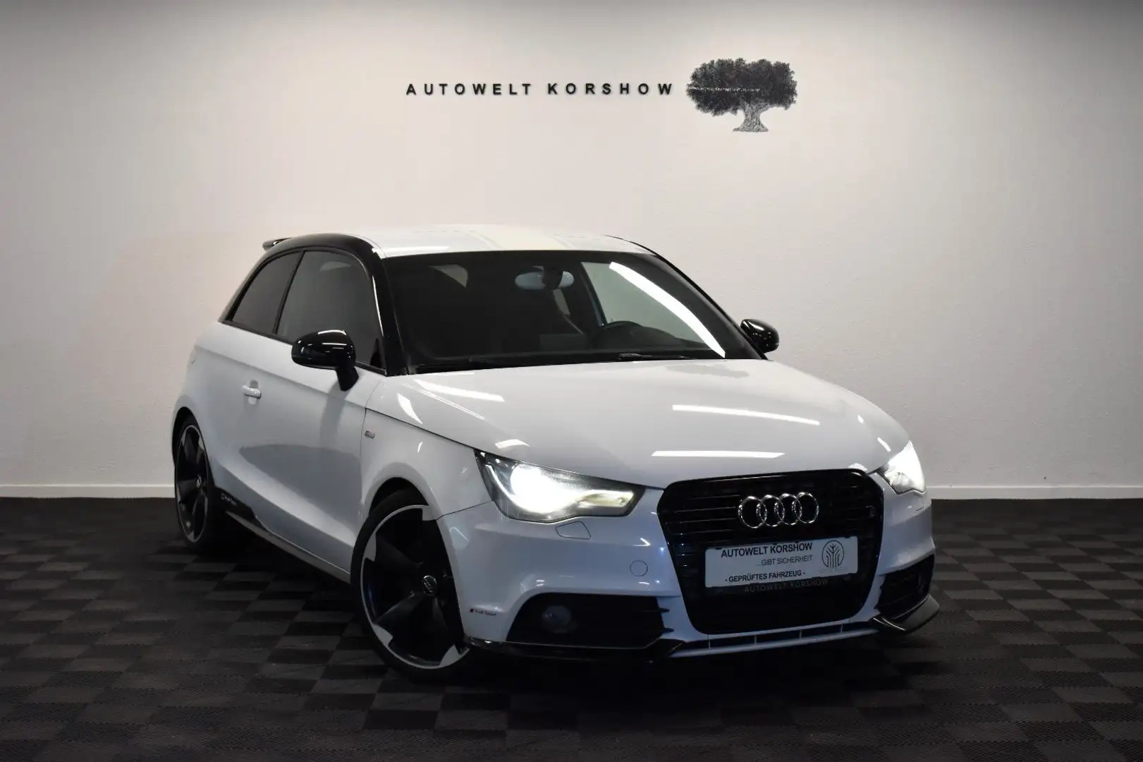 Audi A1 S-LINE Competition PAKET BOSE LED KEYLESS Weiß - 1