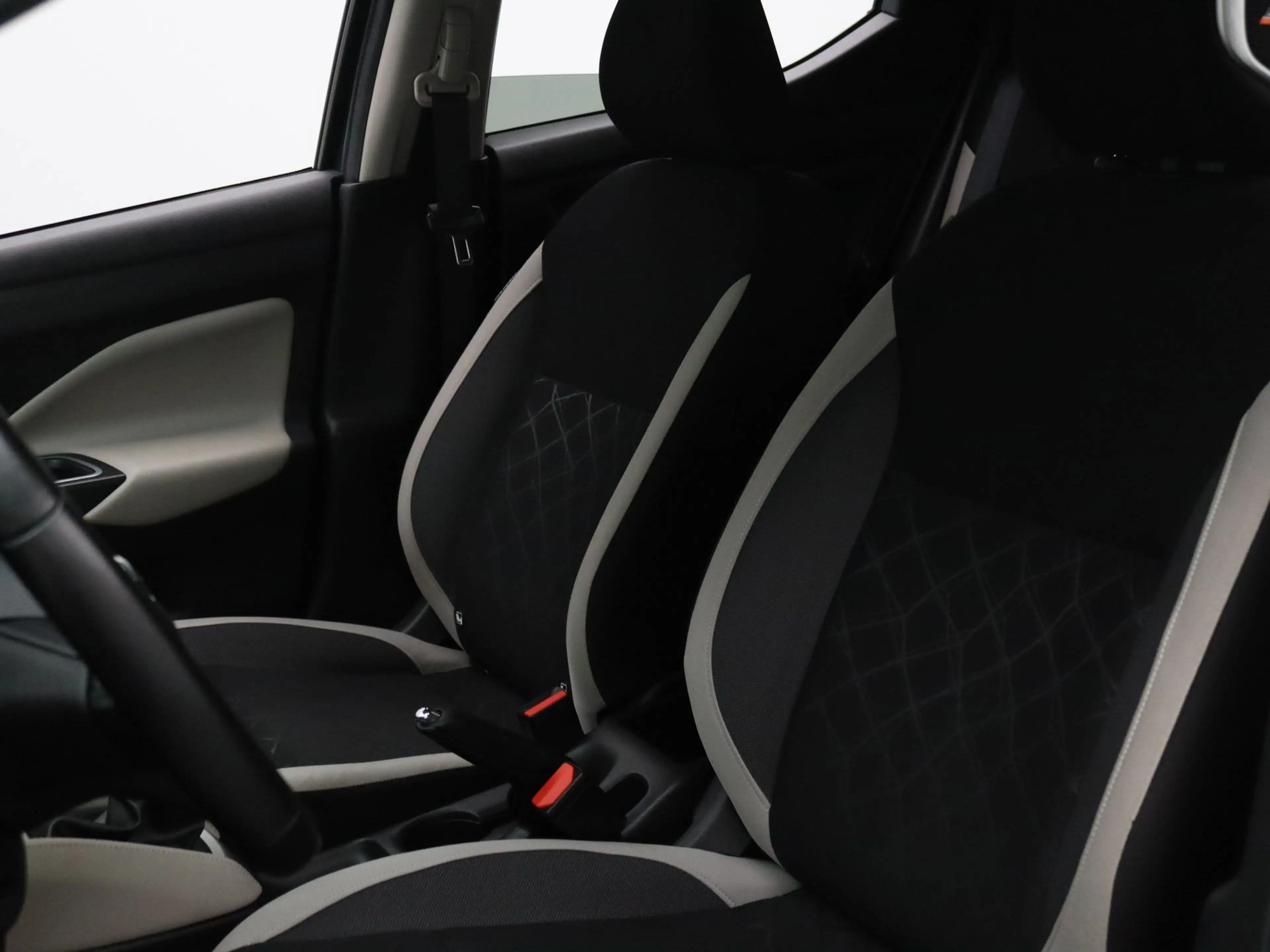 Nissan Micra IG-T 93pk N-Design Airco | Cruise | Navi | Parkeer — photo 5
