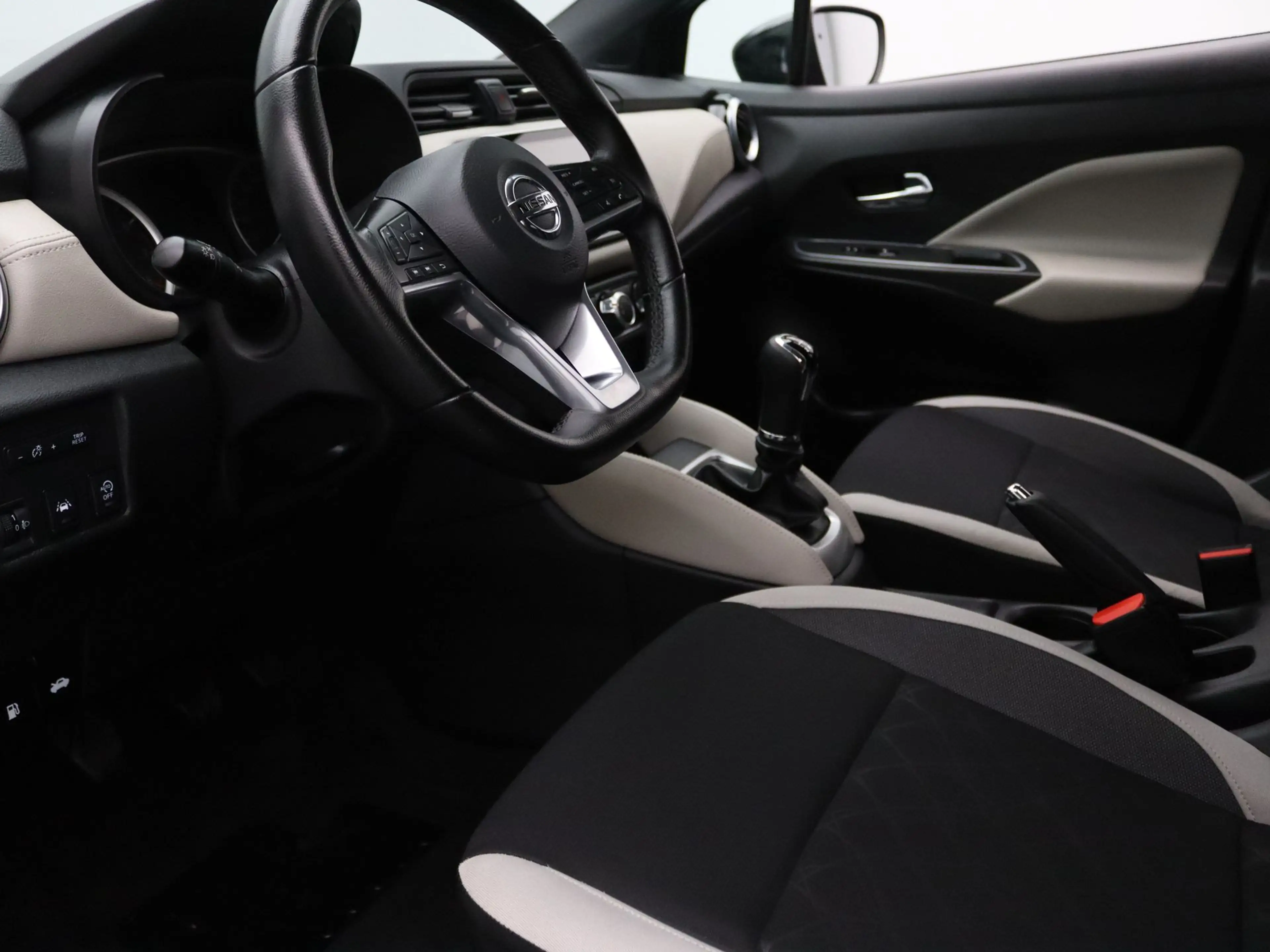 Nissan Micra IG-T 93pk N-Design Airco | Cruise | Navi | Parkeer — photo 3
